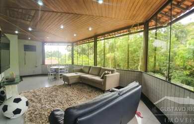 Imagem: A casa em condomínio possui 4 Dormitórios, 4 Banheiros, 3