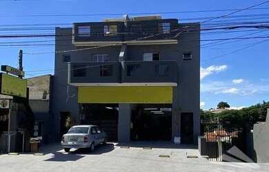 Imagem: O apartamento possui 3 Dormitórios, 1 Banheiro, 4 Vagas na