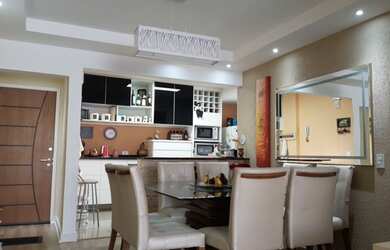 Imagem: O apartamento possui 3 Dormitórios, 1 Banheiro, 1 Vaga na garagem