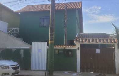 Imagem: A casa possui 4 Dormitórios, 2 Banheiros, 1 Vaga na garagem