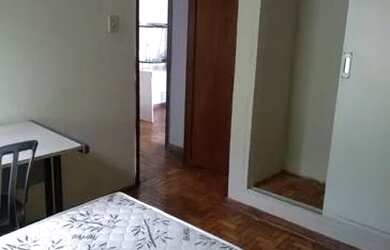 Imagem: A casa possui 4 Dormitórios, 2 Banheiros, 3 Vagas na garagem