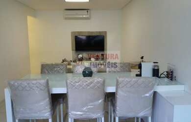 Imagem: O apartamento possui 2 Dormitórios, 1 Banheiro, 2 Vagas na