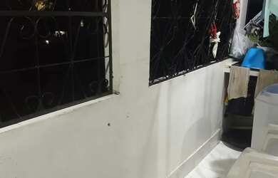 Imagem 4: Alugo casa. Varanda, 1 Banheiroe2 Dormitórios