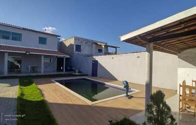 Imagem: A casa em condomínio possui 4 Dormitórios, 4 Banheiros, 4