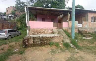 Imagem: A casa possui 2 Dormitórios, 1 Banheiro e está localizado