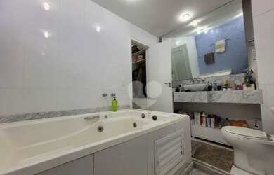 Imagem: O apartamento na cobertura possui 3 Dormitórios, 5 Banheiros