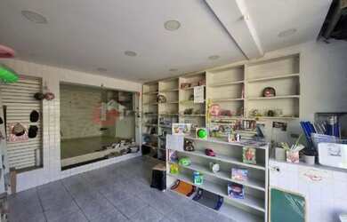 Imagem: A casa possui 3 Dormitórios, 2 Banheiros, 128m² de Área e