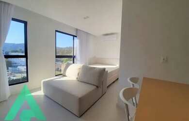 Imagem: O apartamento possui 1 Dormitório, 1 Banheiro, 1 Vaga na garagem