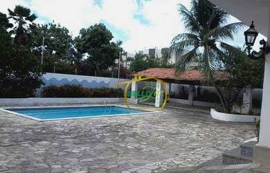 Imagem: A casa possui 5 Dormitórios, 5 Banheiros, 550m² de Área e