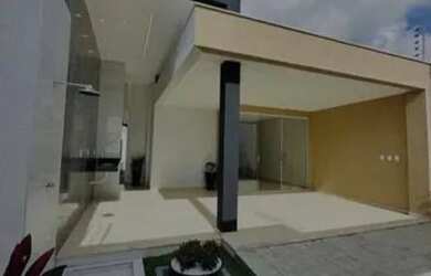 Imagem: A casa possui 3 Dormitórios, 2 Banheiros e está localizado