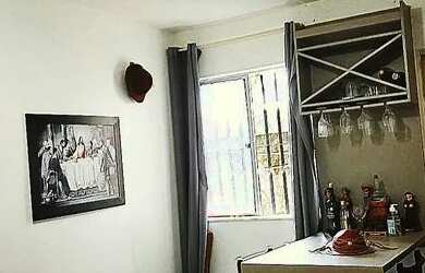 Imagem: O apartamento possui 2 Dormitórios, 1 Banheiro, 1 Vaga na garagem