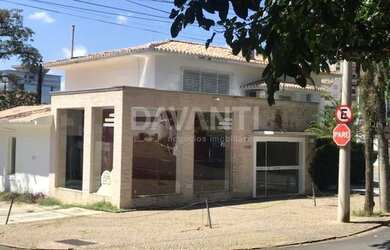 Imagem: A casa possui 5 Dormitórios, 3 Banheiros, 5 Vagas na garagem