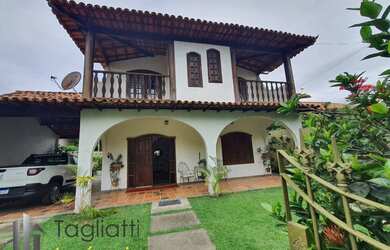 Imagem: A casa possui 4 Dormitórios, 1 Banheiro, 10m² de Área e está