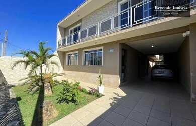 Imagem: A casa possui 5 Dormitórios, 5 Banheiros, 1 Vaga na garagem