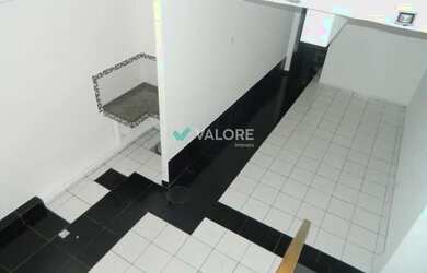 Imagem: O depósito possui 120m² de Área e está localizado em Santo