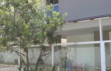 Imagem: A casa possui 3 Dormitórios, 3 Banheiros, 2 Vagas na garagem