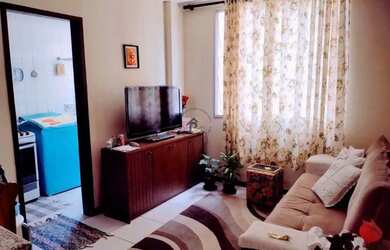 Imagem: O apartamento possui 2 Dormitórios, 1 Banheiro, 1 Vaga na garagem