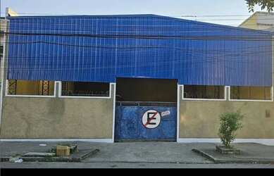 Imagem: O depósito possui 5 Vagas na garagem, 300m² de Área e está