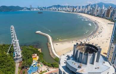 Imagem: O apartamento possui 4 Dormitórios, 5 Banheiros, 3 Vagas na