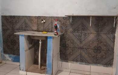 Imagem: A casa possui 1 Dormitório, 1 Banheiro e está localizado