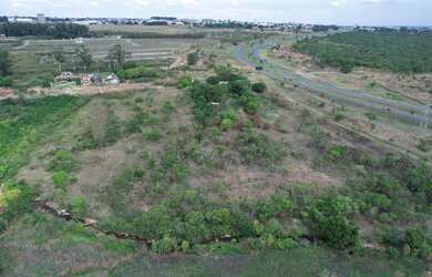 Imagem: O terreno possui 10000m² de Área e está localizado em Setor