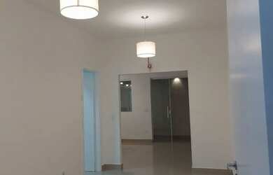 Imagem 2: CASA EM CONDOMÍNIO. Piscina, Churrasqueira, Varandae110m² de Área