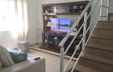 Imagem: A casa possui 2 Dormitórios, 2 Banheiros, 2 Vagas na garagem