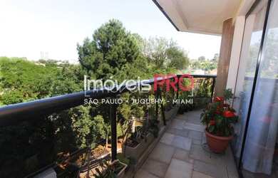 Imagem 2: Localizado em bairro arborizado com 215m² com 4 vagas no Alto da Boa...