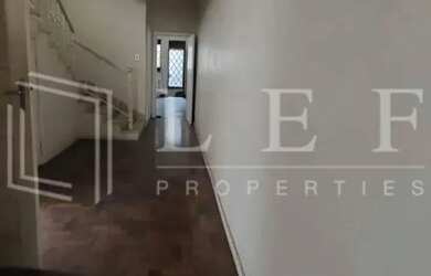 Imagem: O depósito possui 3 Vagas na garagem e 179m² de Área e está