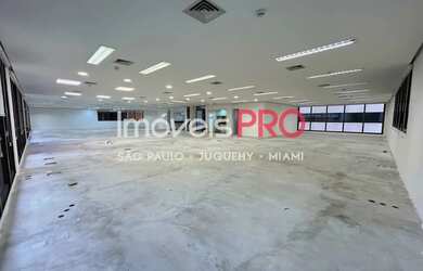 Imagem: O depósito possui 5 Vagas na garagem, 251m² de Área e está