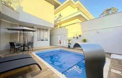 Imagem: A casa em condomínio possui 3 Dormitórios, 5 Banheiros, 4