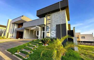 Imagem: A casa em condomínio possui 3 Dormitórios, 4 Banheiros, 4