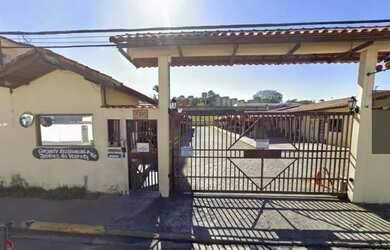 Imagem: A casa em condomínio possui 2 Dormitórios, 2 Banheiros, 2