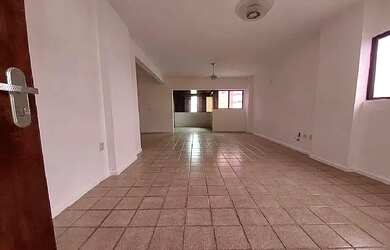 Imagem: O apartamento possui 3 Dormitórios, 5 Banheiros, 3 Vagas na