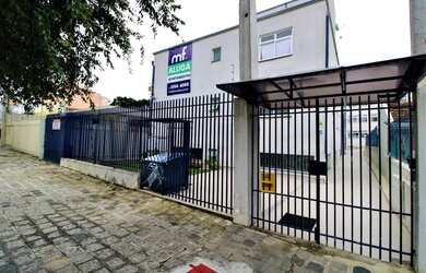 Imagem: O apartamento possui 1 Dormitório, 1 Banheiro, 1 Vaga na garagem