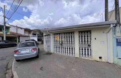 Imagem: A casa possui 3 Dormitórios, 3 Banheiros, 3 Vagas na garagem