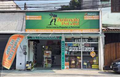 Imagem: O depósito possui 5 Vagas na garagem e 700m² de Área e está