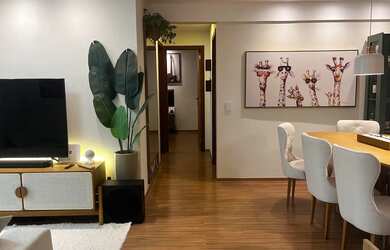 Imagem: O apartamento possui 2 Dormitórios, 2 Banheiros, 1 Vaga na