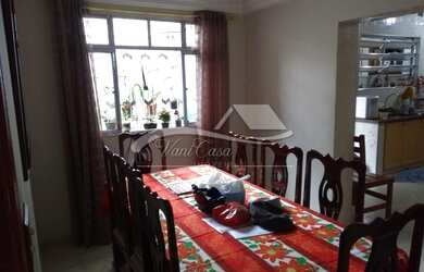 Imagem: A casa possui 3 Dormitórios, 1 Banheiro, 3 Vagas na garagem