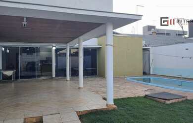 Imagem: A casa possui 2 Dormitórios, 2 Banheiros, 5 Vagas na garagem