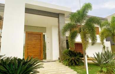 Imagem: A casa em condomínio para alugar possui 5 Dormitórios, 5 Banheiros