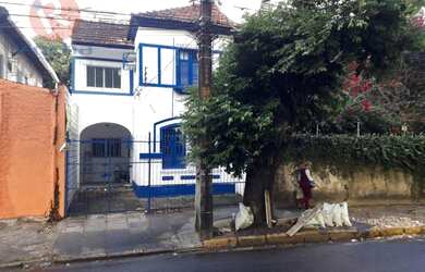 Imagem: O depósito possui 4 Vagas na garagem, 215m² de Área e está