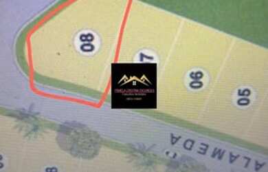 Imagem: O terreno possui 383m² de Área e está localizado em Bragança