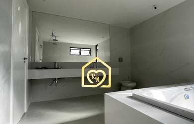 Imagem 12: Casa de condomínio para venda possui 370 metros quadrados com 4 Suítes