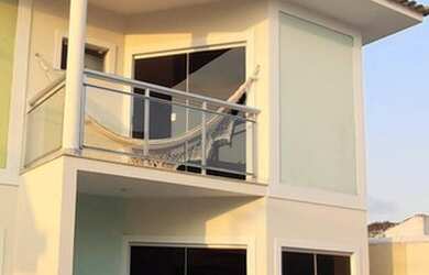 Imagem: A casa possui 3 Dormitórios, 4 Banheiros, 1 Vaga na garagem