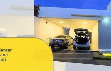 Imagem: A casa possui 4 Dormitórios, 2 Banheiros, 4 Vagas na garagem