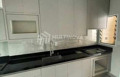 Imagem: A casa em condomínio possui 3 Dormitórios, 3 Banheiros, 2