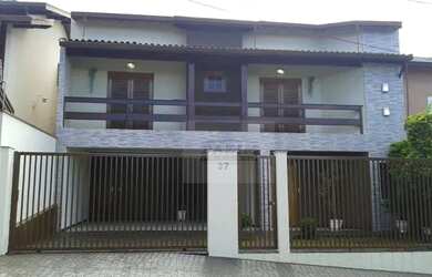 Imagem: A casa em condomínio possui 3 Dormitórios, 3 Banheiros, 2