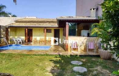 Imagem: A casa possui 1 Dormitório, 1 Banheiro, 4 Vagas na garagem