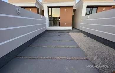 Imagem: A casa possui 2 Dormitórios, 2 Banheiros, 1 Vaga na garagem